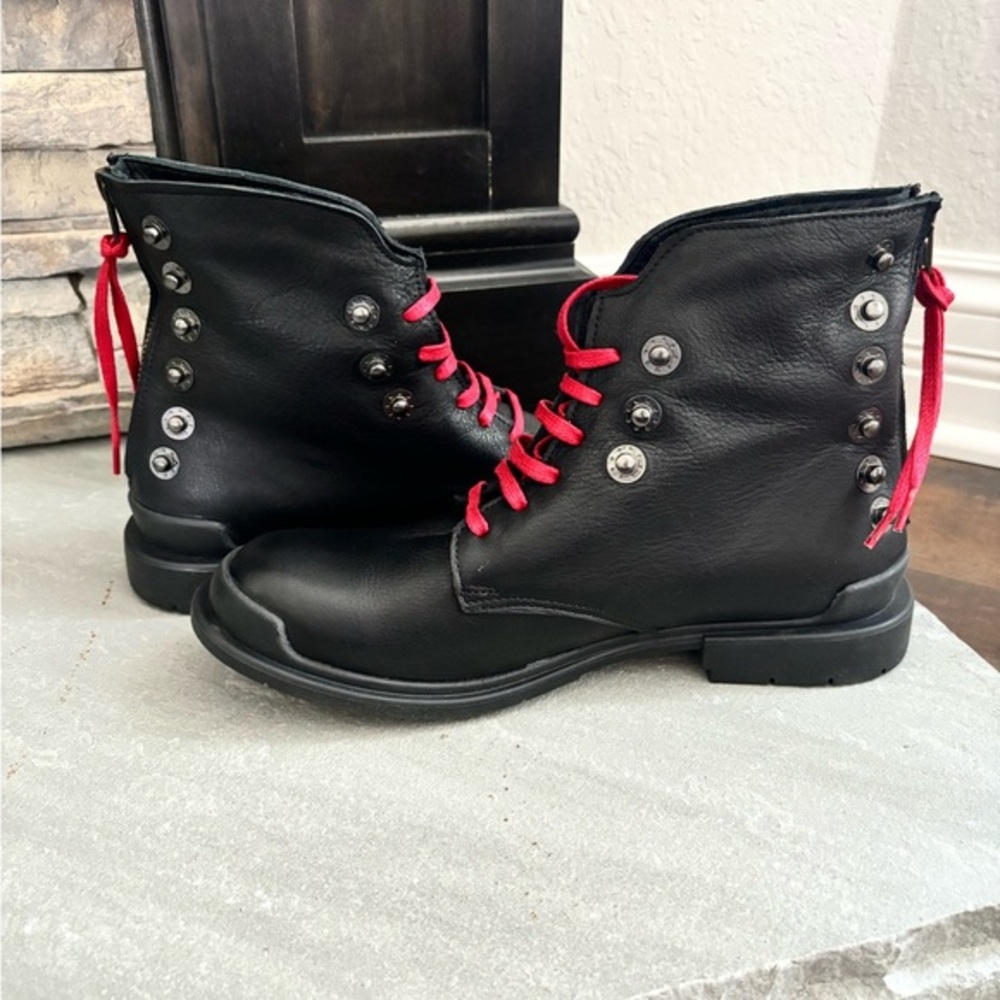 Bueno Elora Womens Sz 9.5‎ Black Leather Studded Red Laces Moto Combat Boots NIB